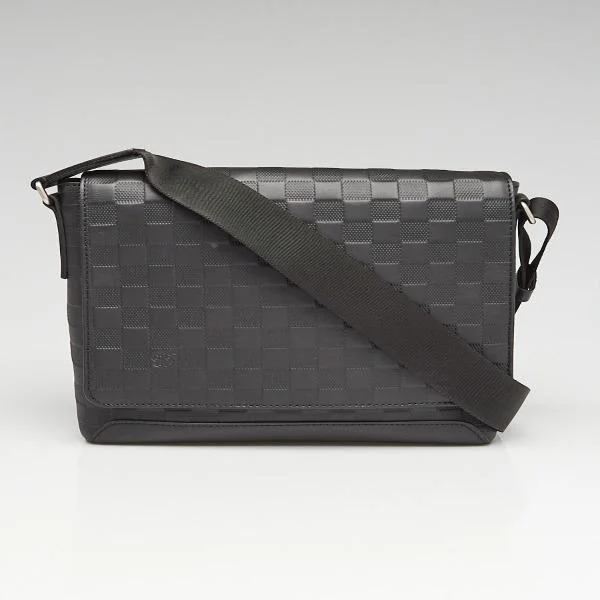 Louis Vuitton crossbody bags with adjustable shoulder straps for comfortLouis Vuitton District PM Damier Infini Leather Onyx