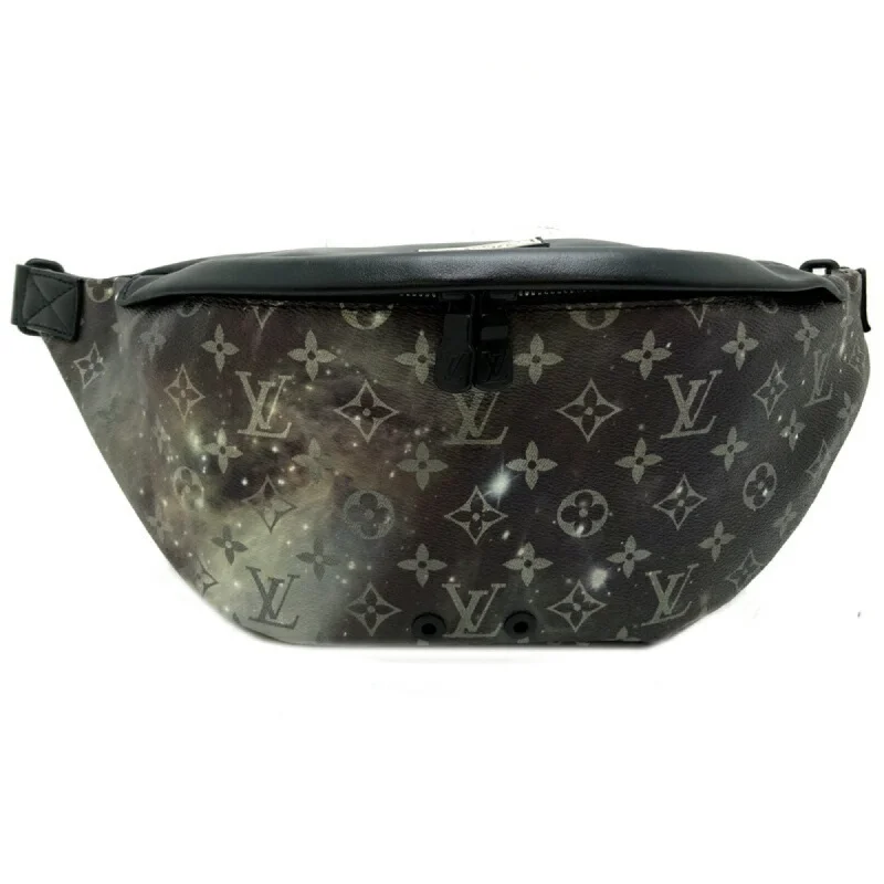 Louis Vuitton Twist bags with a snakeskin - effect panel for a bold lookLOUIS VUITTON Discovery Clutch Bag